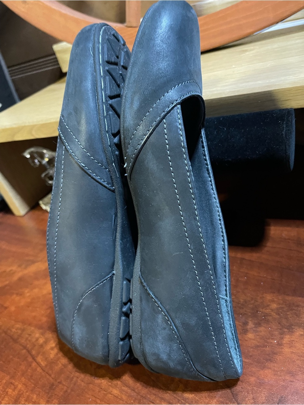 Eddie Bauer “Christine” Slip In Nubuck Leather Comfort Ballet Flats Women’s Sz9